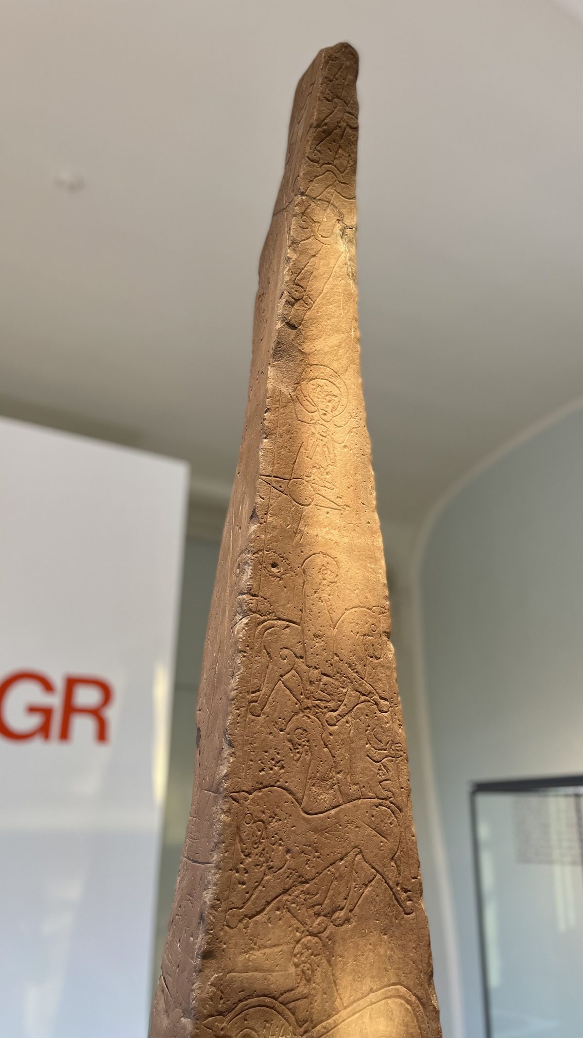 Cultural History (historisk) Museum Oslo. VIKINGR Norwegian Viking-Age Exhibition 20 Runestone from Dynna (Dynnasteinen) 1040s. Christian motifs Three Wise Men Betlehem Star Mary Jesus. Pagan style and traditions 6891